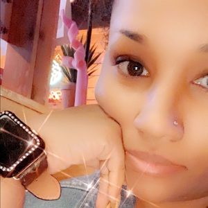 Meet your Posher, Adrienne